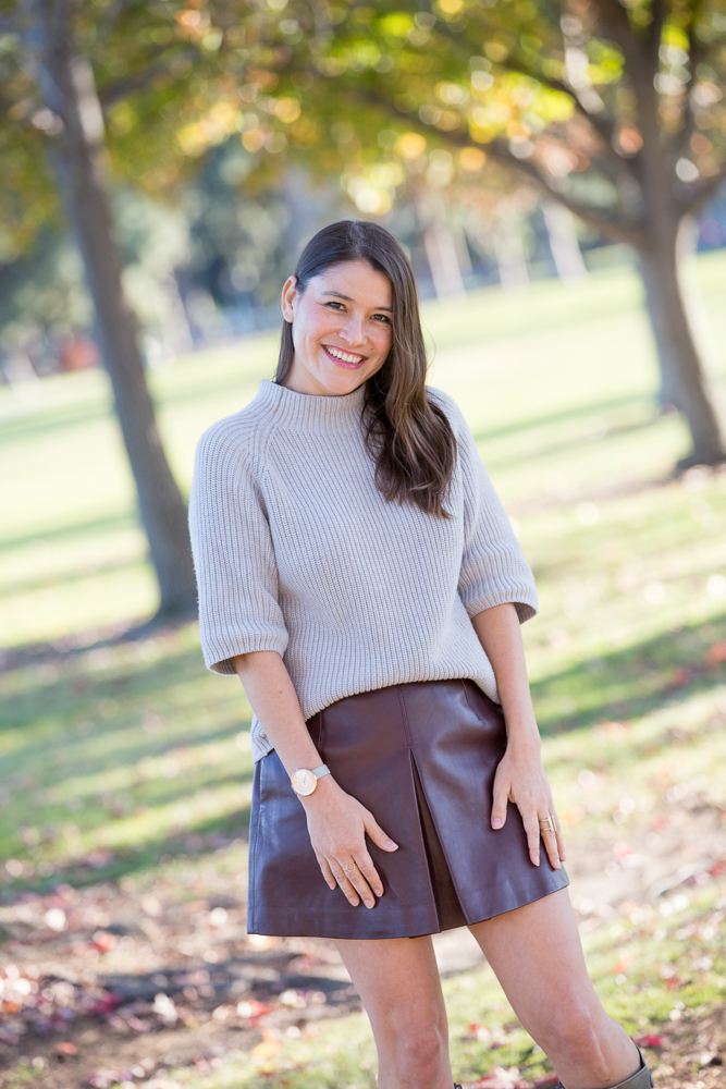 how to tuck a sweater into skirt